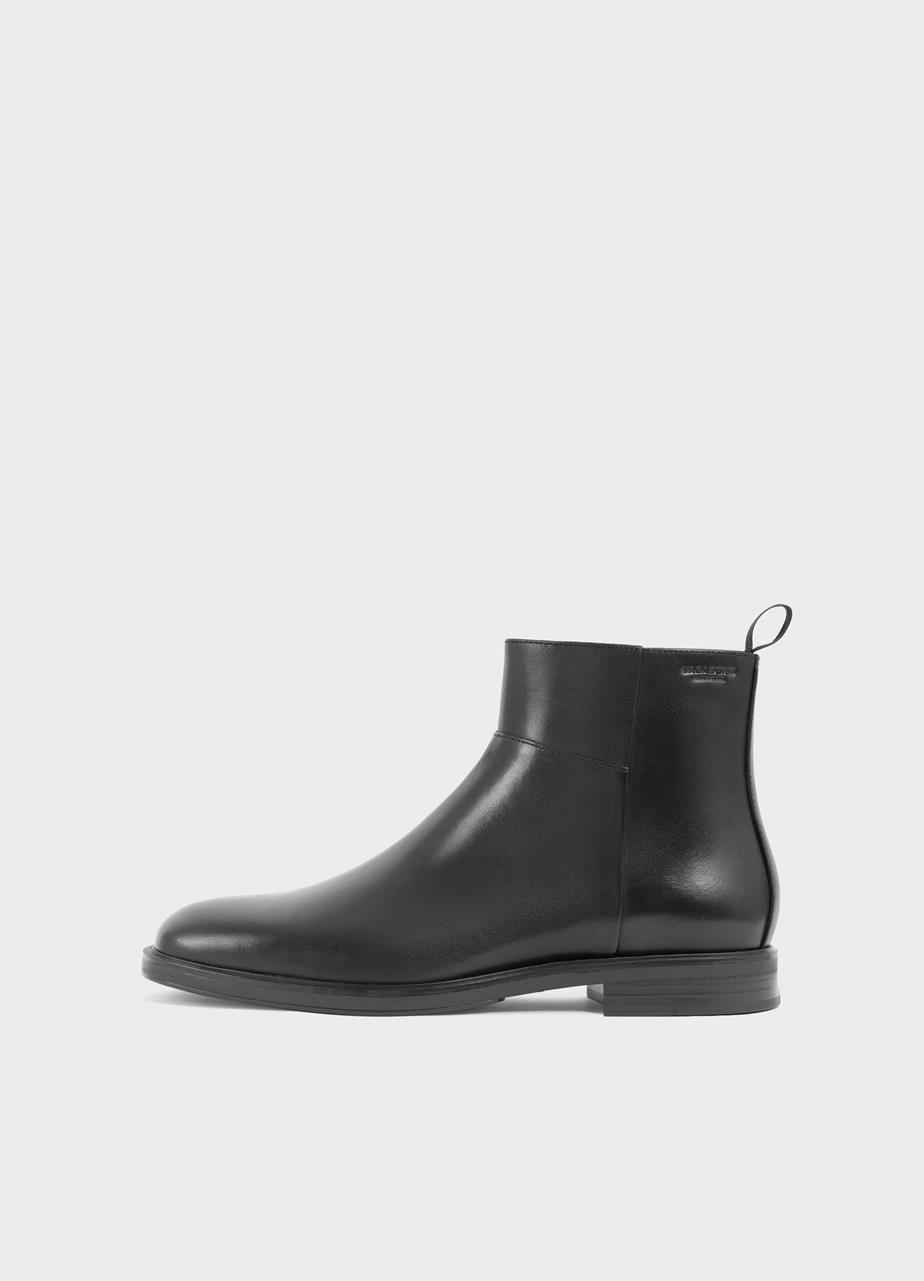 Andrew Boots