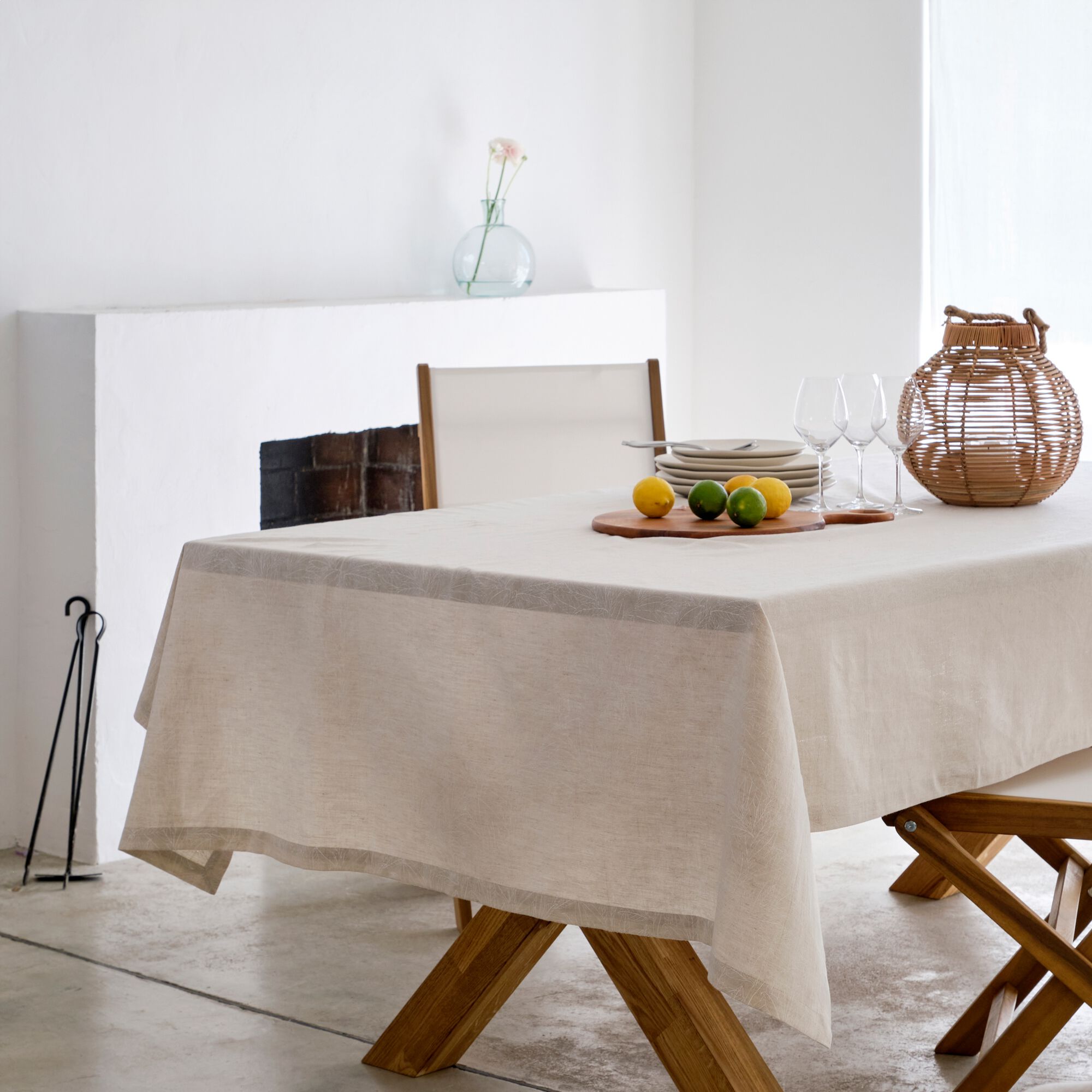 ST REMY - Nappe motif laurier en lin et coton - blanc 150x250cm