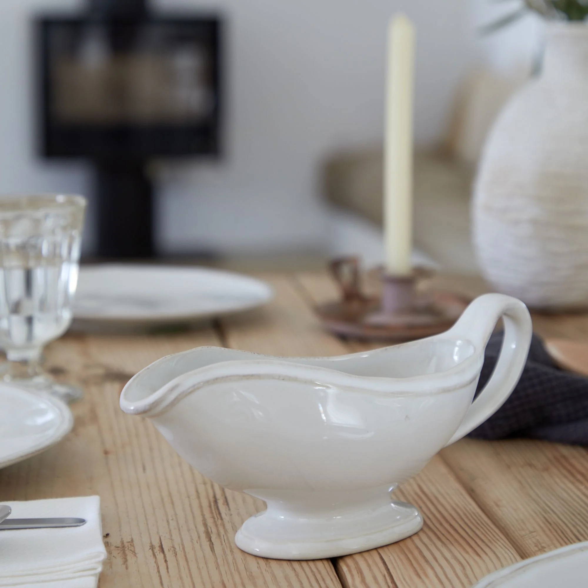 Sauce/Gravy Boat Fontana, Casafina by COSTA NOVA