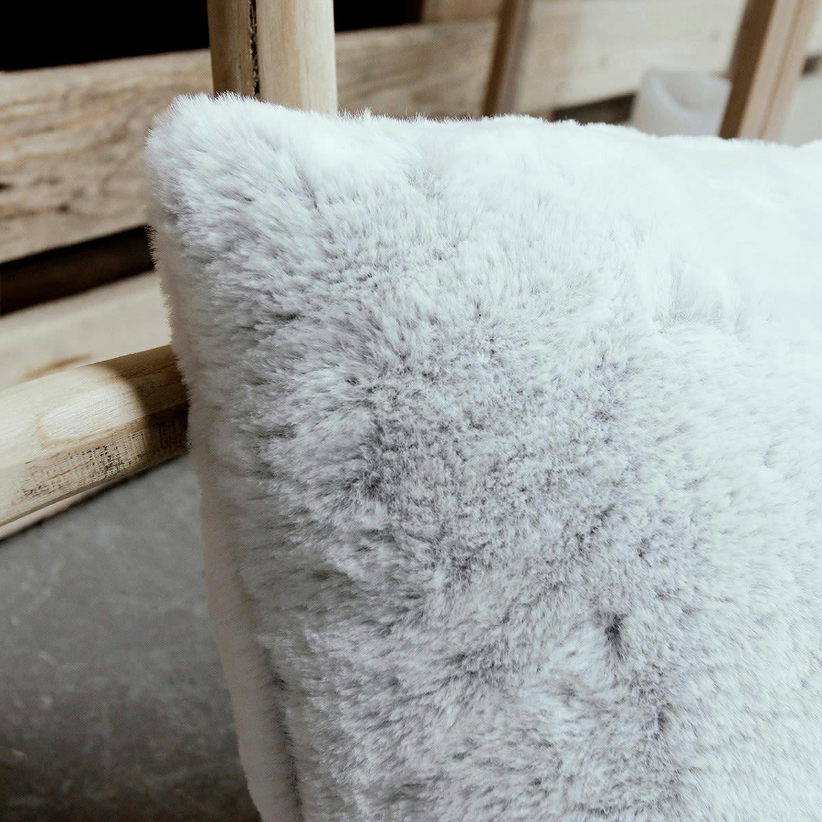 WINTER SPIRIT GLACIER - Ensemble plaid et coussin assorti uni en Polyester Gris 125x150 cm