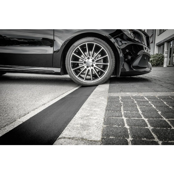 Bordsteinrampe BxLxH: 25 x 100 x 4,5 cm, schwarz, Gummigranulat