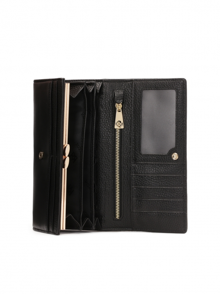 Large leather wallet with fine quilting