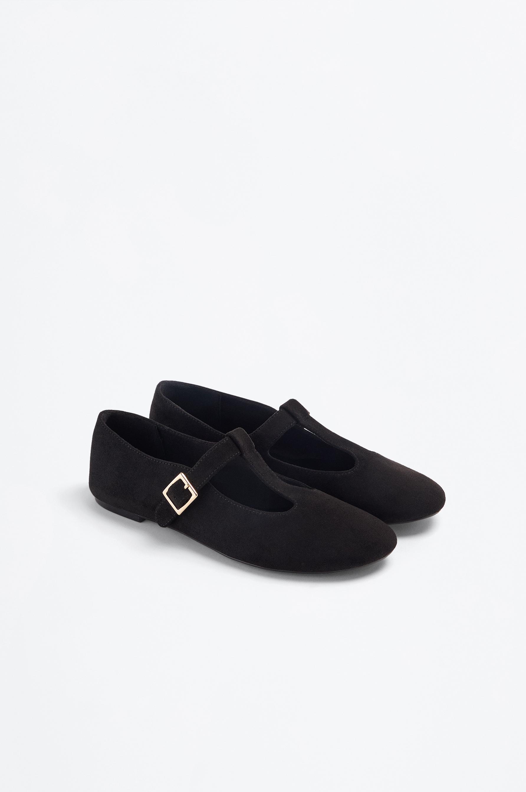 Zapato tira efecto ante