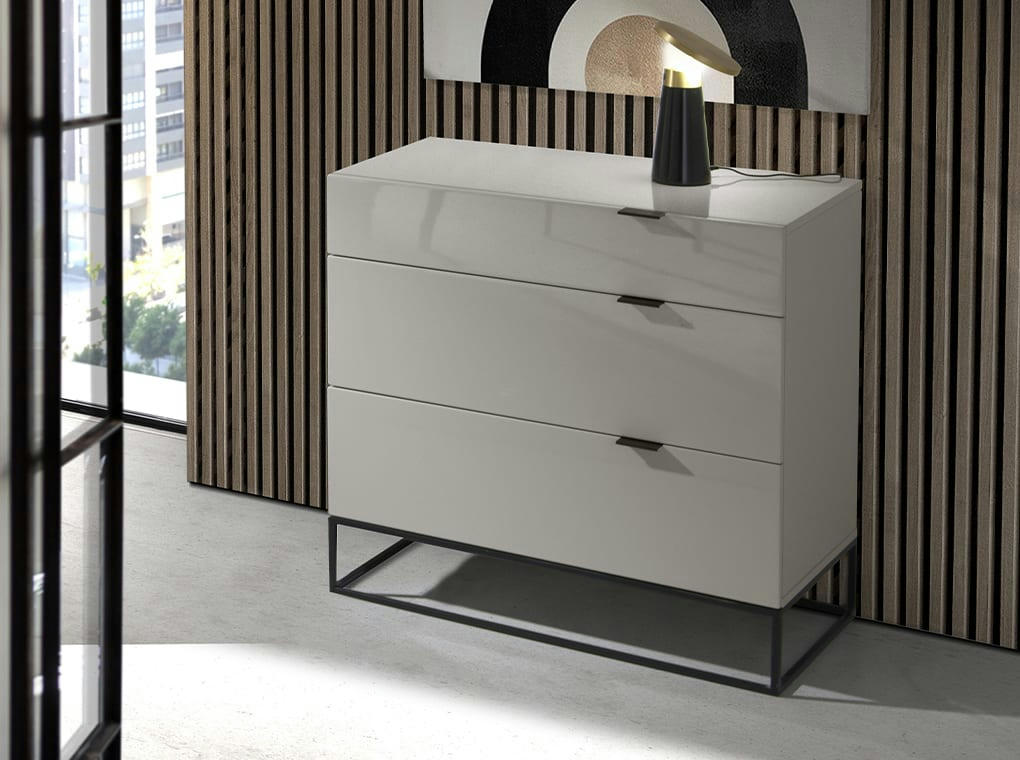 - Coffre en effet bois gris et acier noir