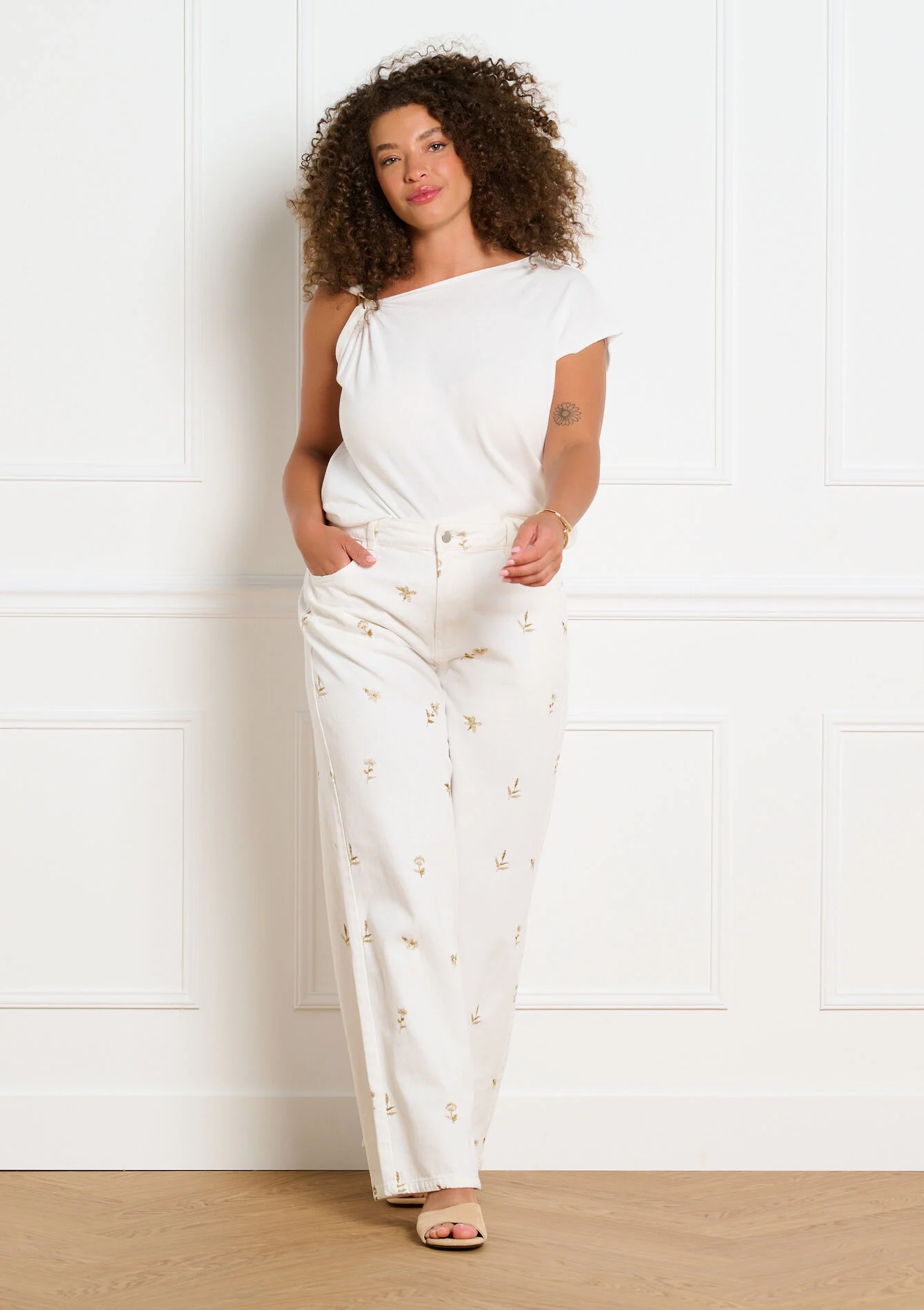 Wijde geborduurde broek