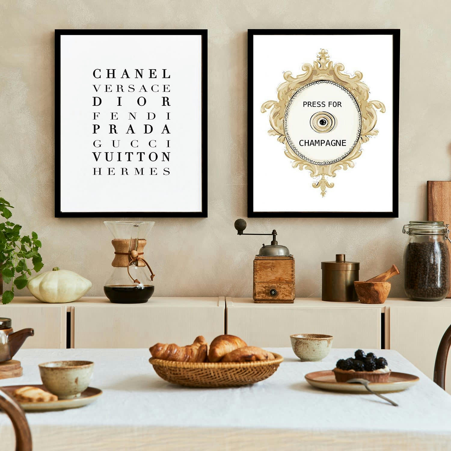 DÉCORATION MURALE - Décoration murale avec cadre en noir - La mode