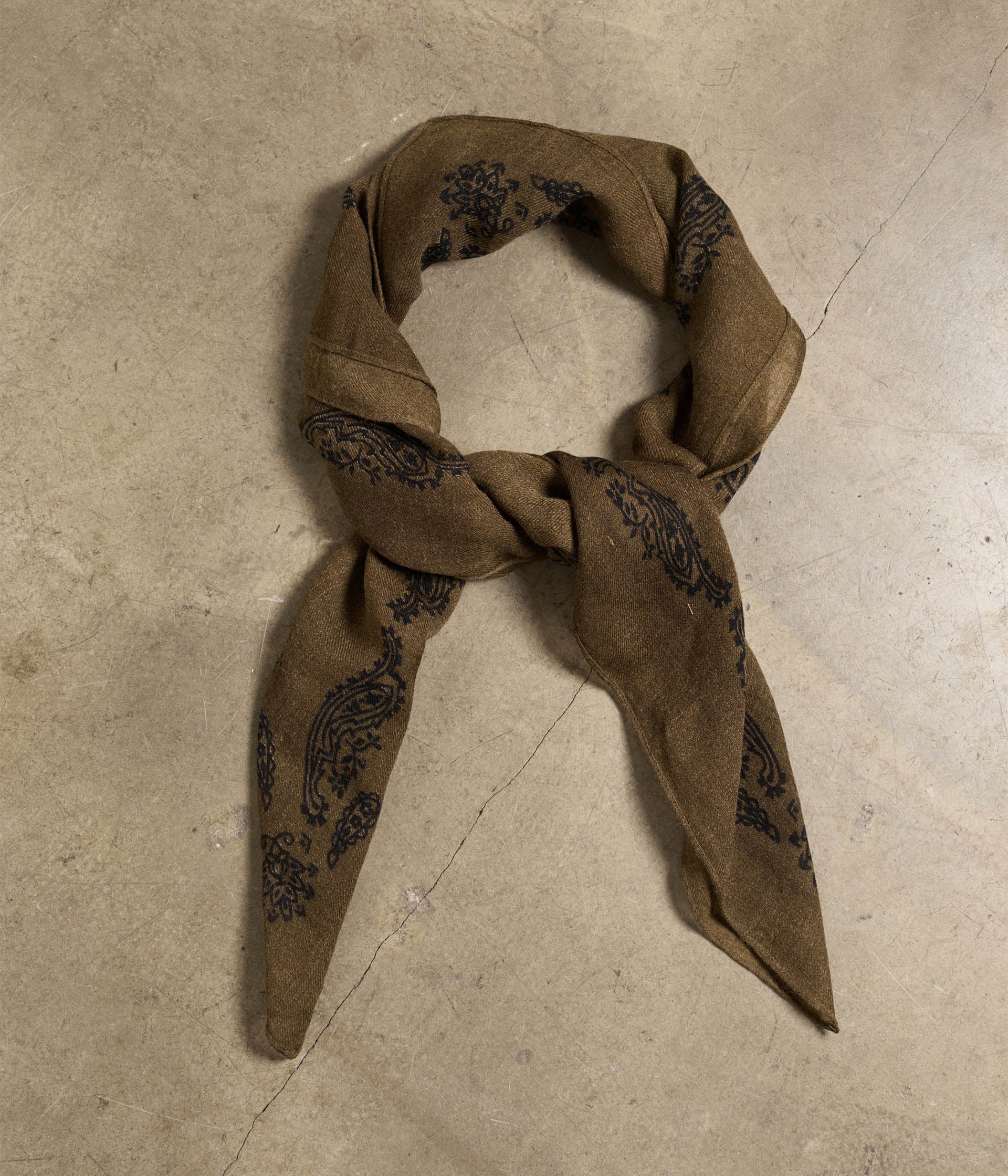 Foulard en laine kaki Bandit