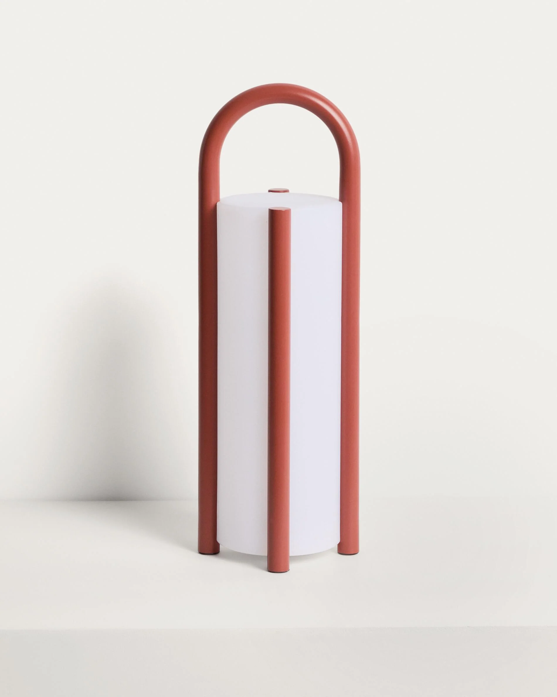 Leros large portable table lamp in terracotta polyethylene and steel
