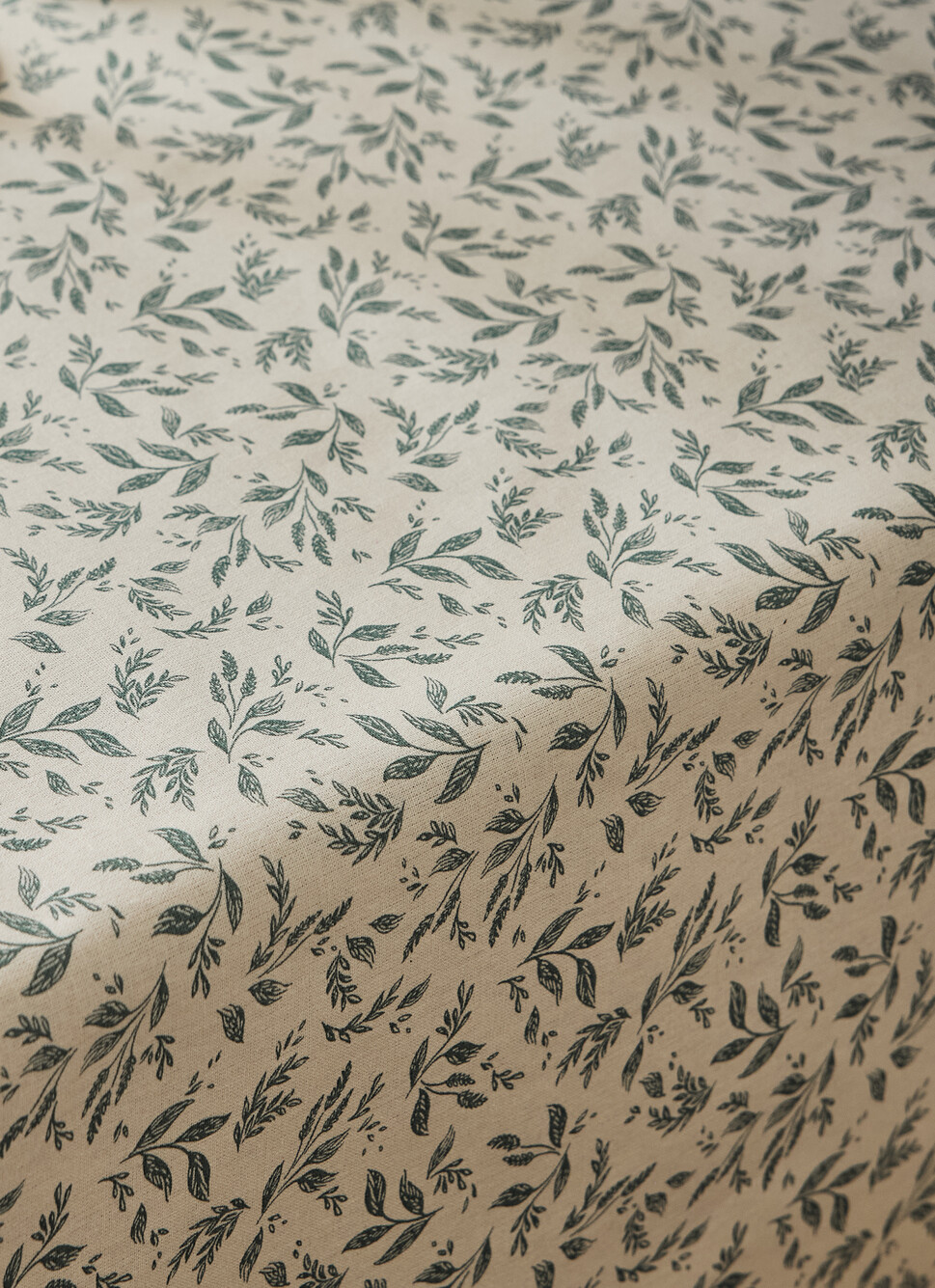 NAPPE ENDUITE à MOTIF VÉGÉTAL BEIGE/VERT