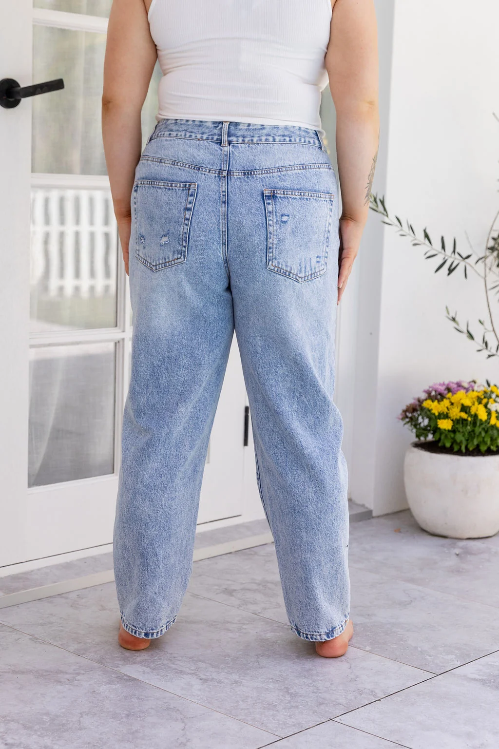 Cerys Jeans in Light Blue Acid Wash