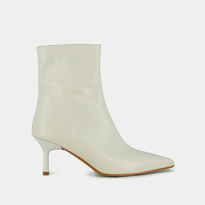 Bottines à bouts pointusen cuir vieilli écru | DIEM