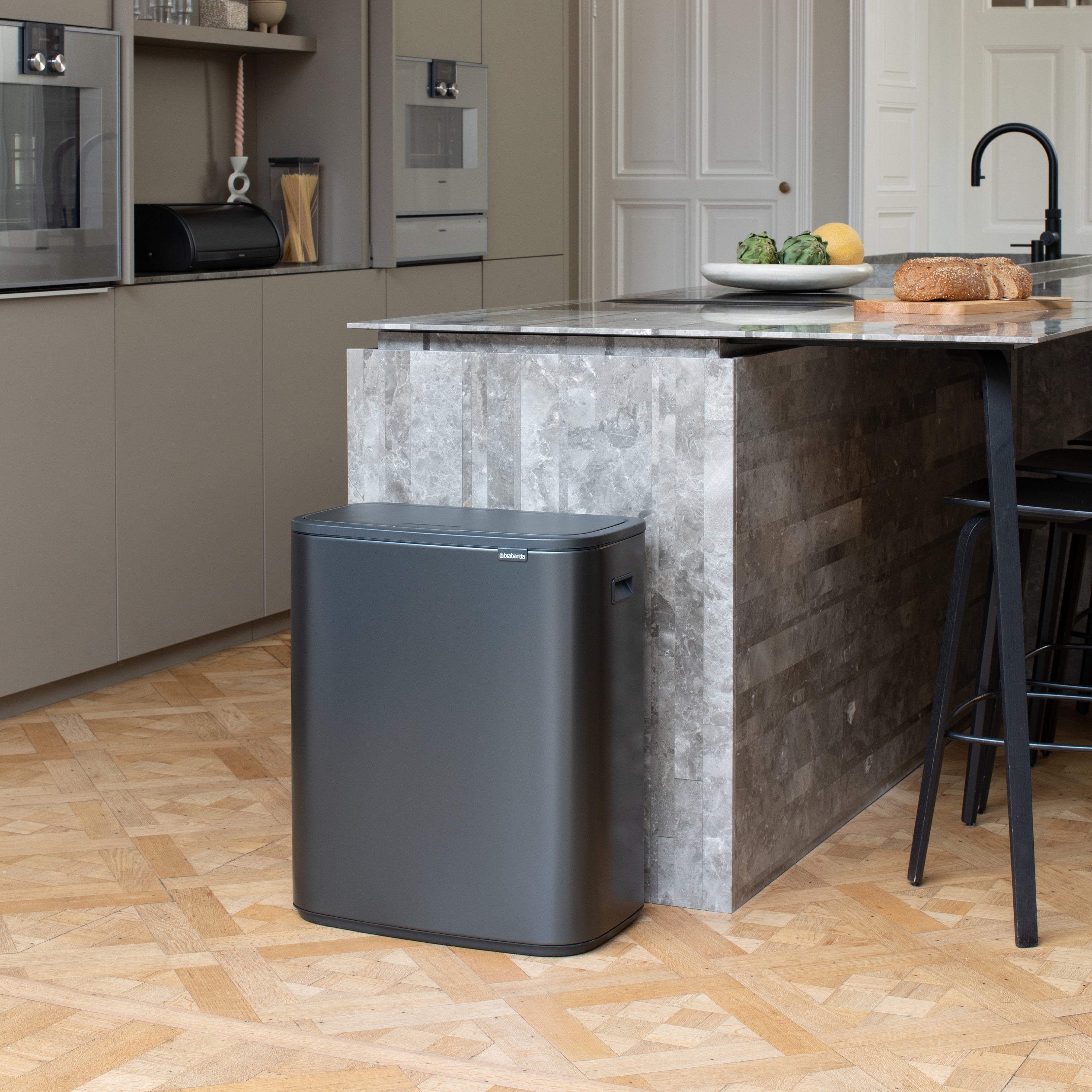 Brabantia Bo Touch Bin Afvalemmer 60 Liter - Confident Grey