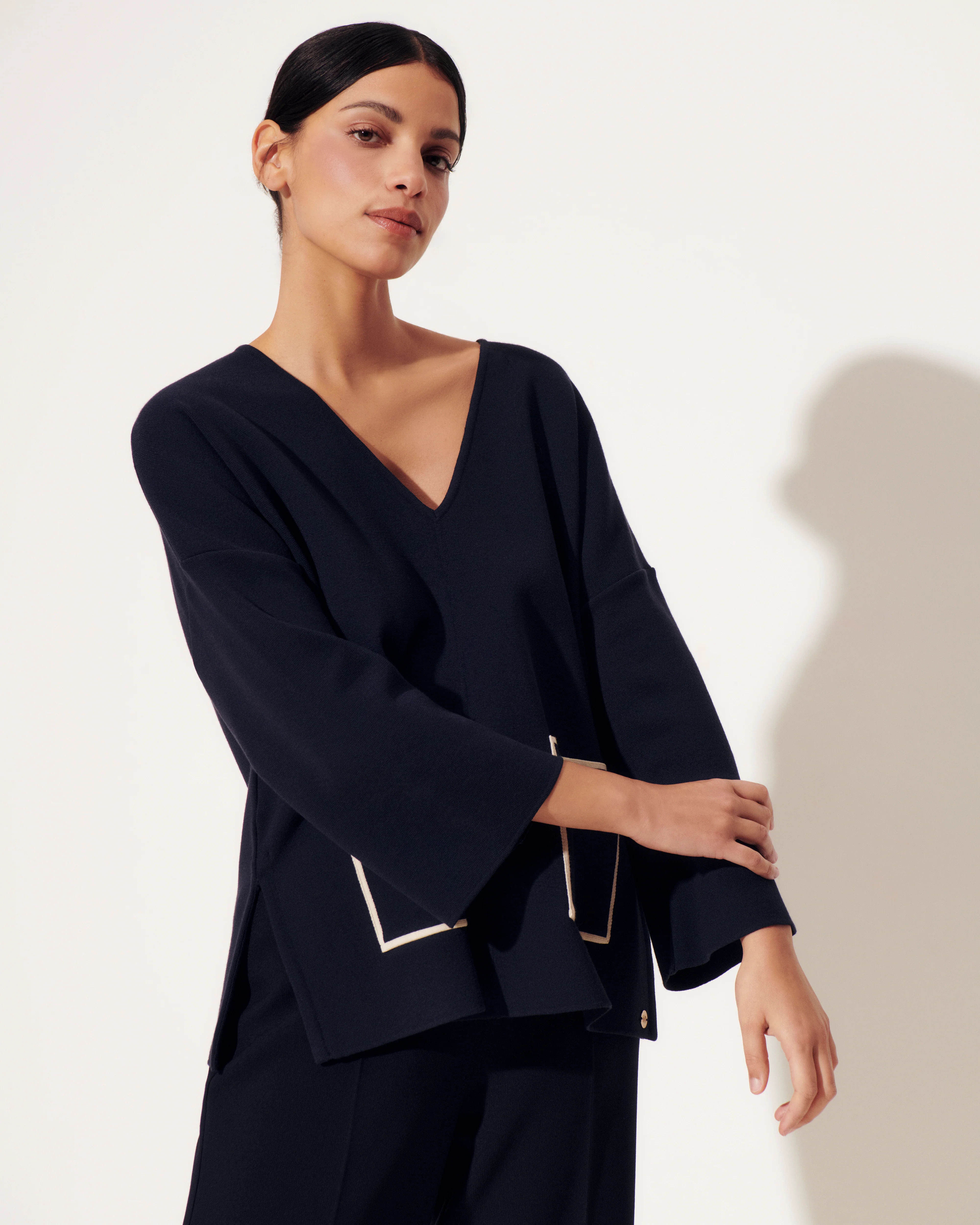 Pull bleu marine encolure V en maille milano ALEXINE13/13066/313