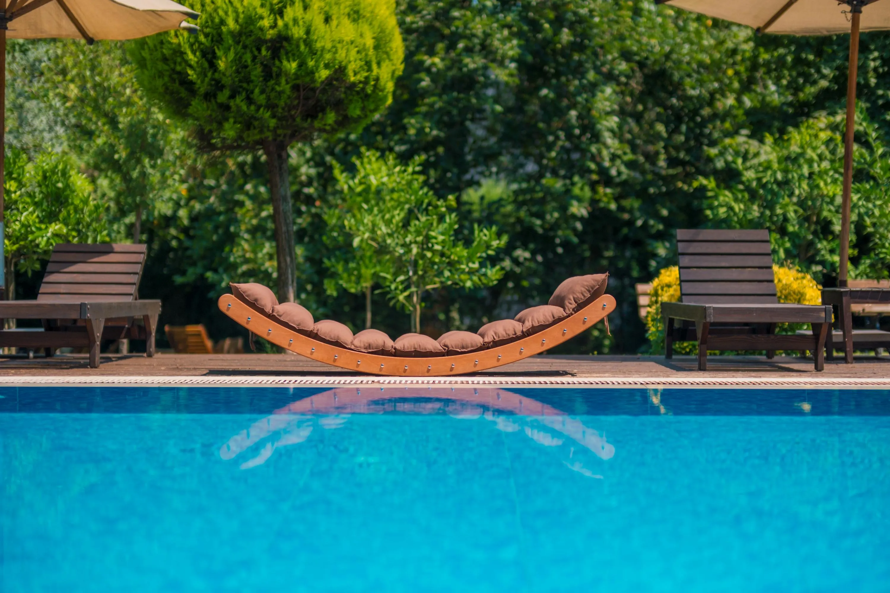 Wooden Rocking Chaise Lounge with Cushion, Teak-Finish Birch Plywood Relaxing Chair, Modern Indoor Lounge Chair