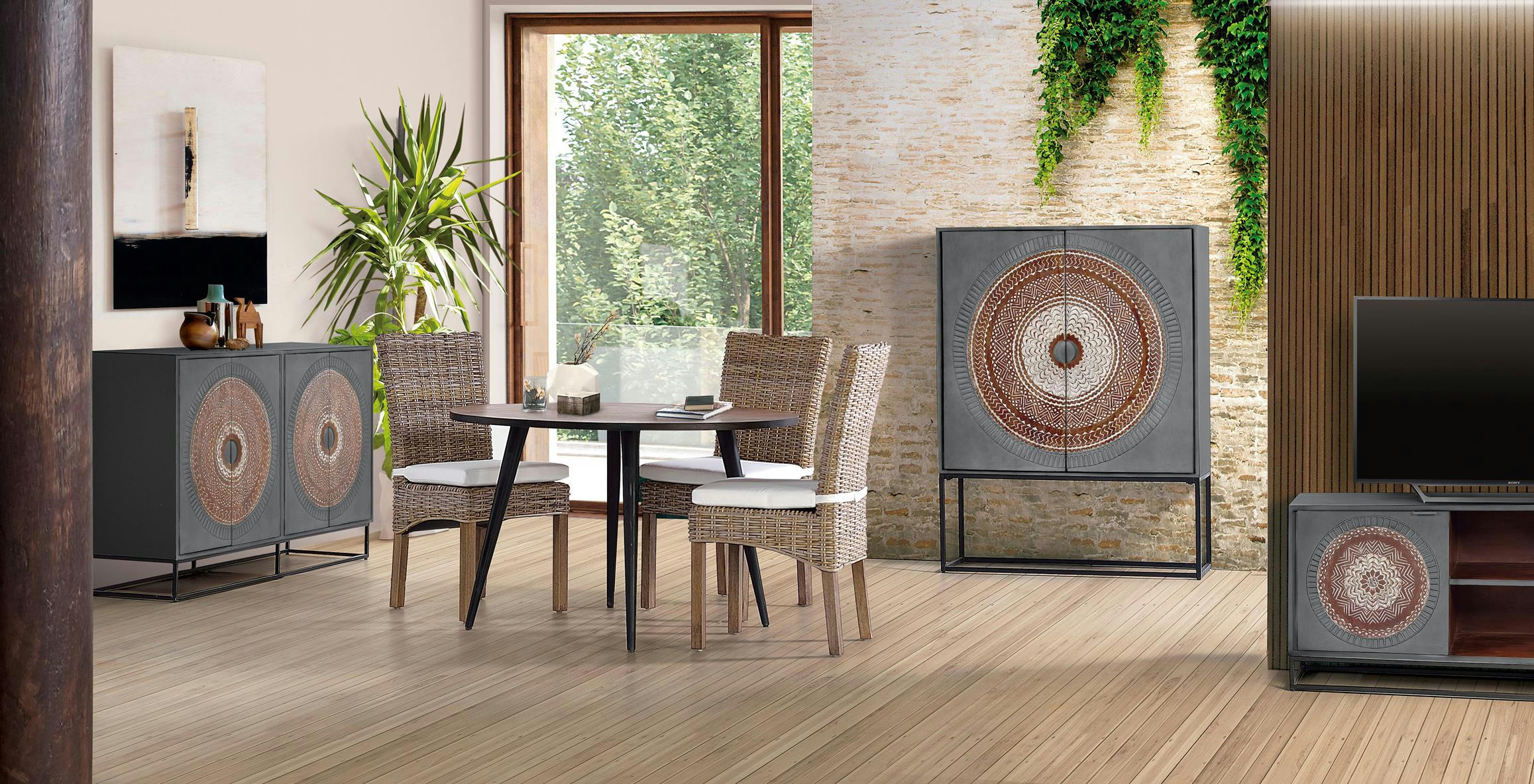 WOOD MANDALA - Table à manger en bois d'acacia naturel et pieds en métal noir