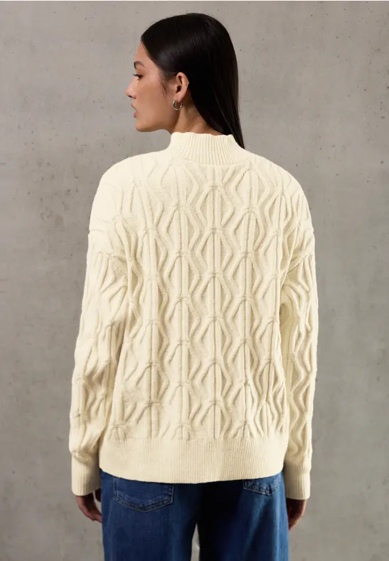 Pullover mit Strickmuster