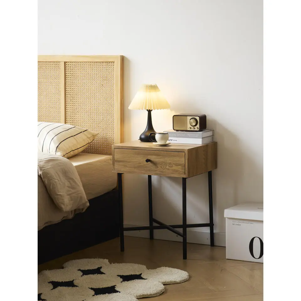 Nachtkastje met 1 lade van natuurlijk hout