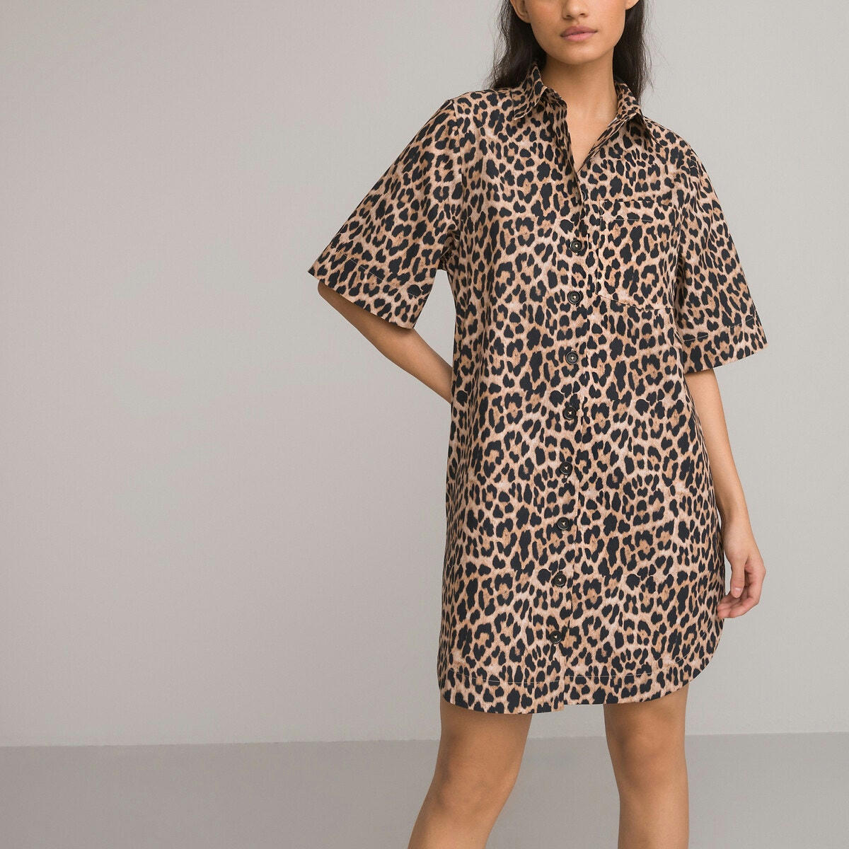 Robe chemise courte, manches courtes motif léopard
