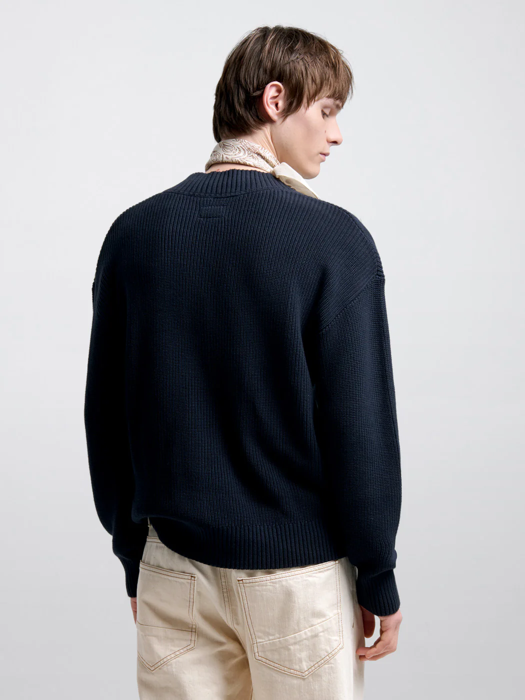 Pull col V en maille perlée - L'atelier