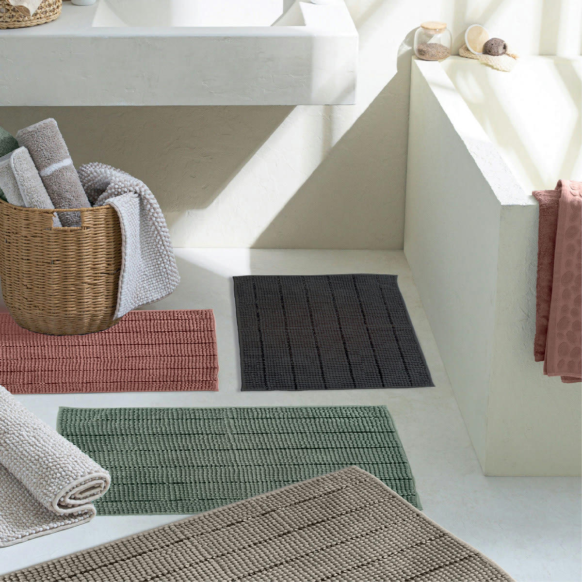STRIPY - Tapis de bain en polyester uni rose 50x70cm