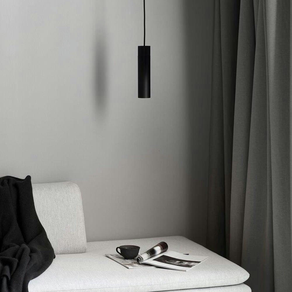 TILO - Suspension cylindrique allongée en métal noir et bois