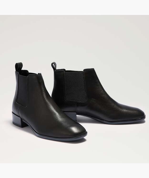 Pinni Black - Leather Ankle Boots