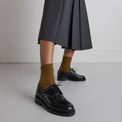 Derbies à détails argentésen cuir noir | DAHO