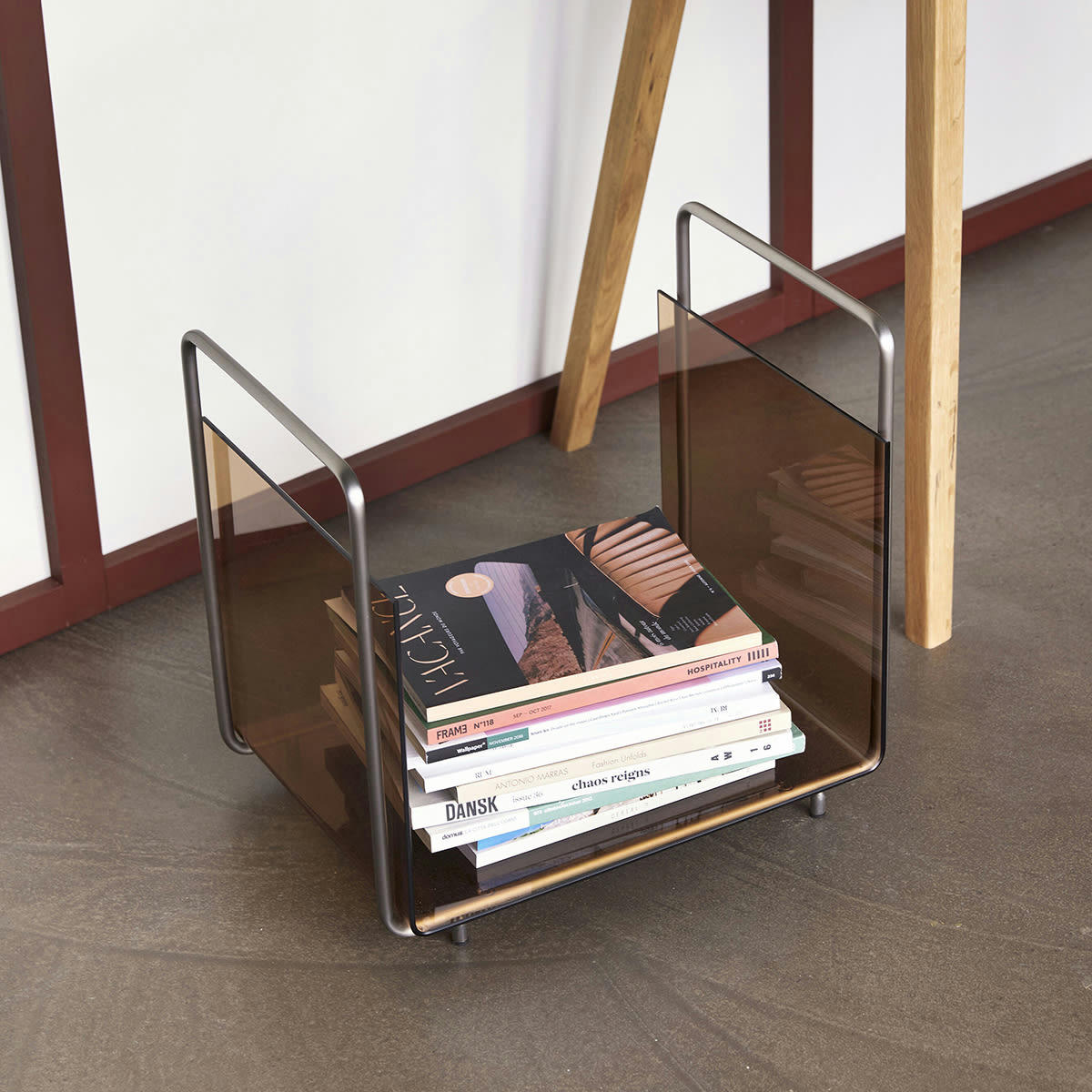 ECHO - Porte-revues en verre et fer marron et nickel