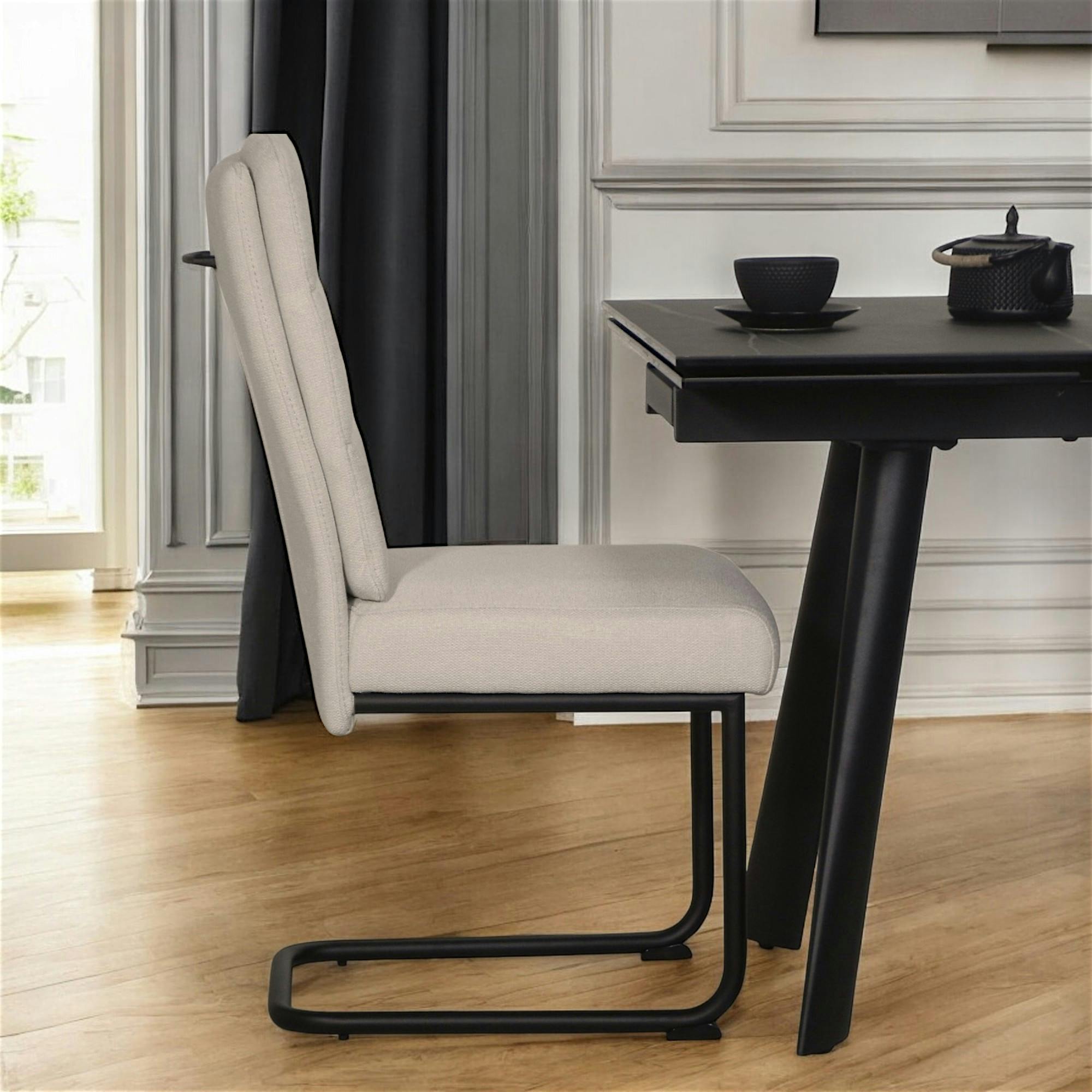 Chaise à dossier haut en tissu beige (lot de 2) LOMBARDIE