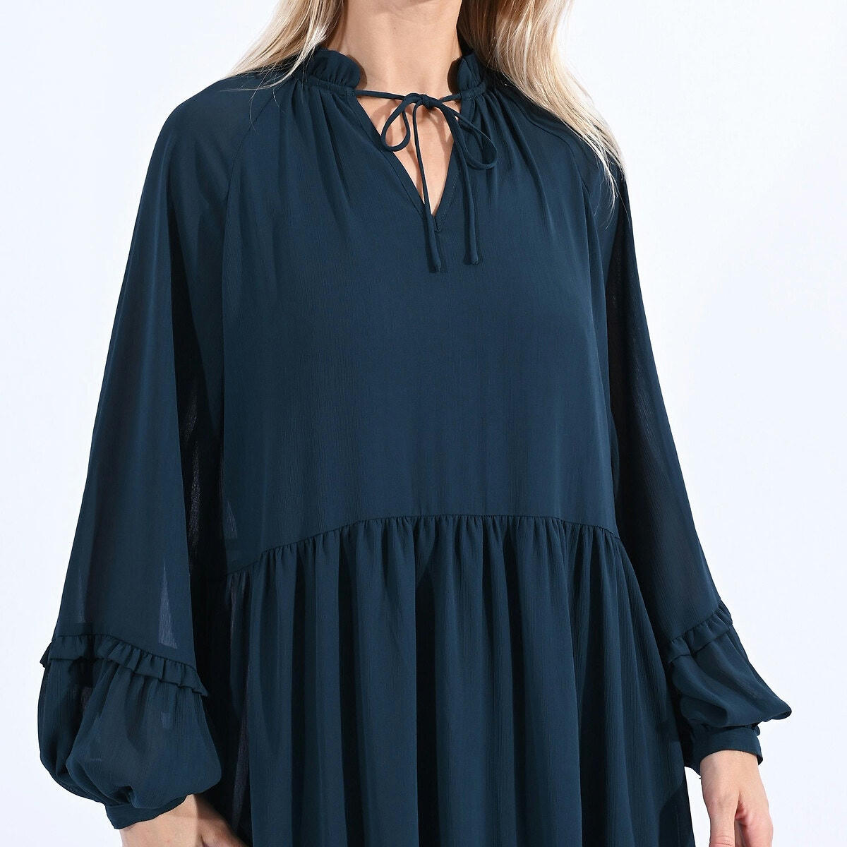 Robe  manches longues col à nouer