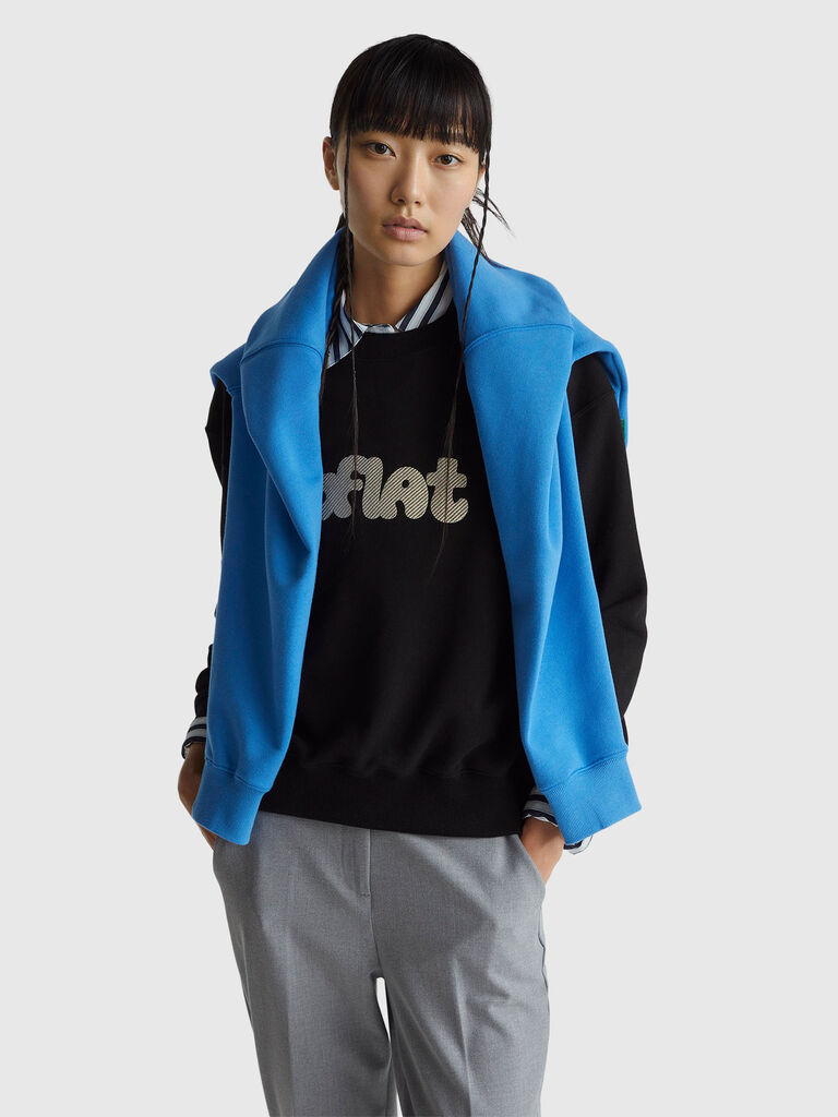 Sweatshirt with embroidery