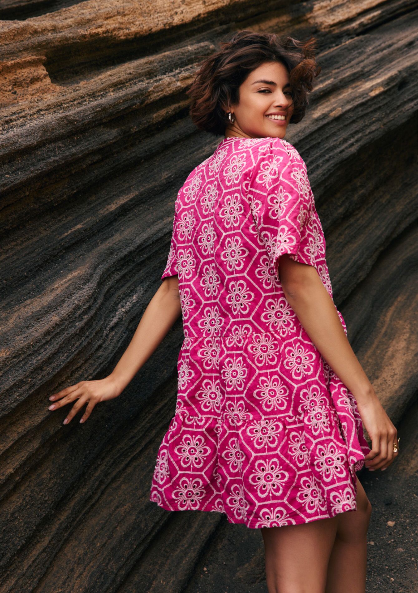 Geborduurde mini jurk