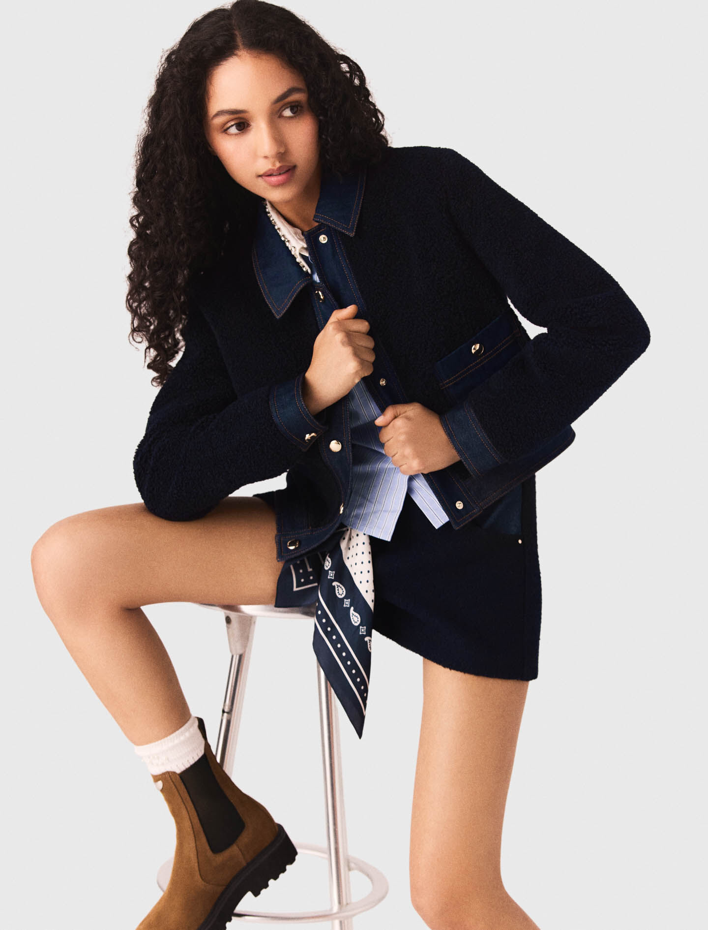 Blouson bouclette et détails denim