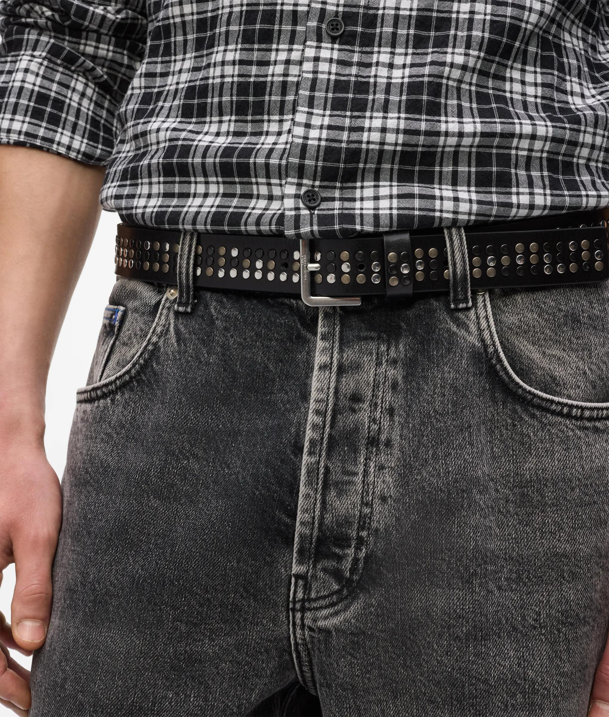 Ceinture en cuir avec clous