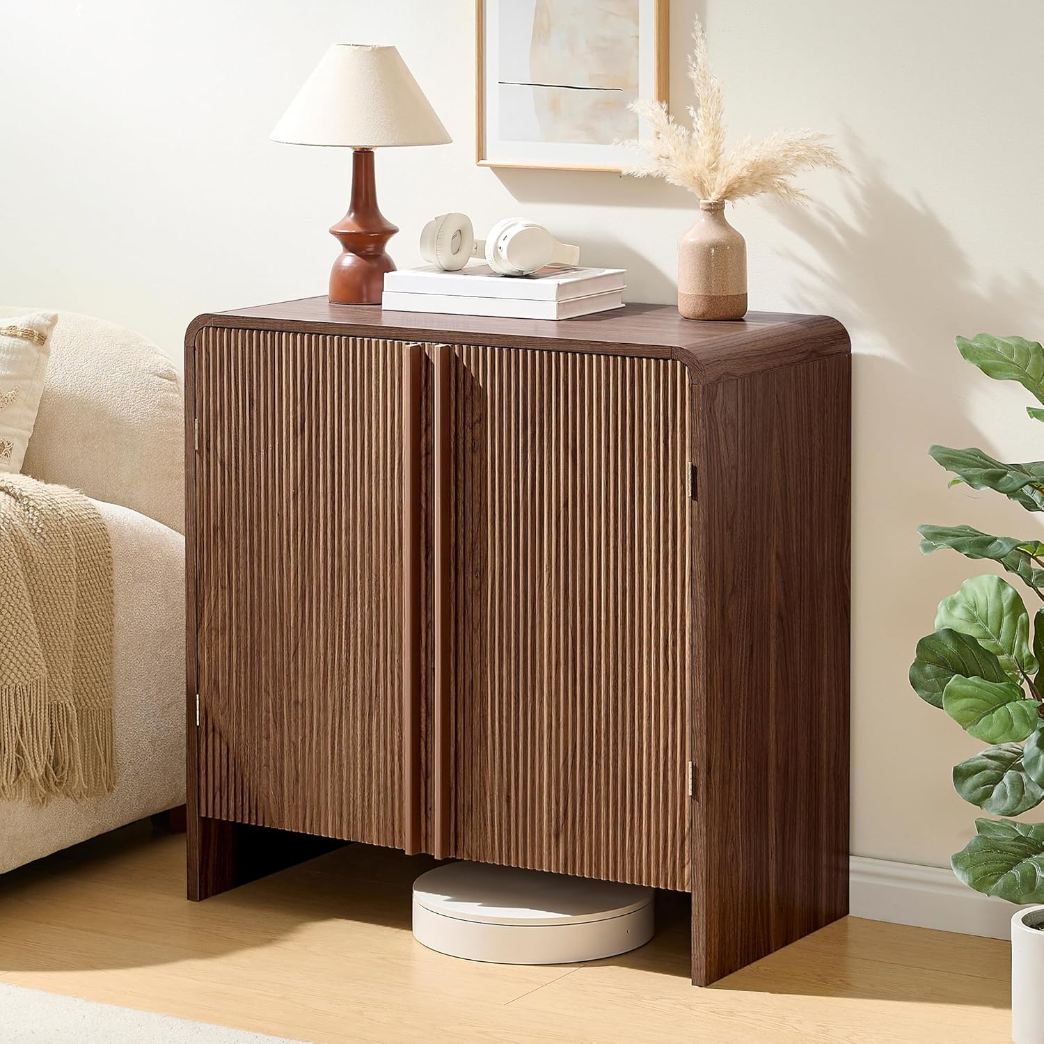 AMERLIFE Fluted Buffet Cabinet with Storage, Modern Sideboard Cabinet with 2 Doors & Adjustable Shelf, Console Table & Credenza for Living Room, Dining Room & Entryway, Brown