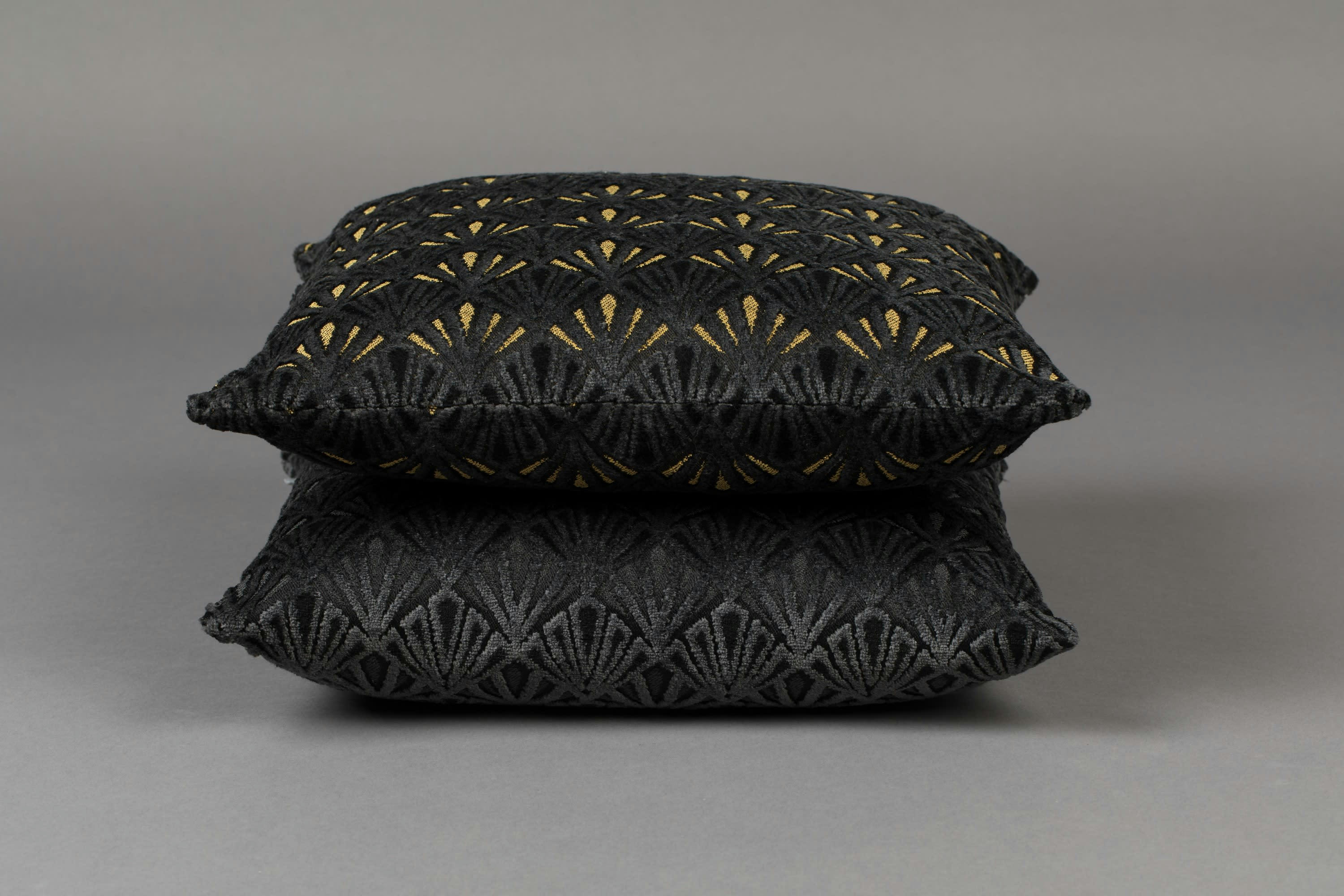 DAISY - Coussin en tissu or et noir