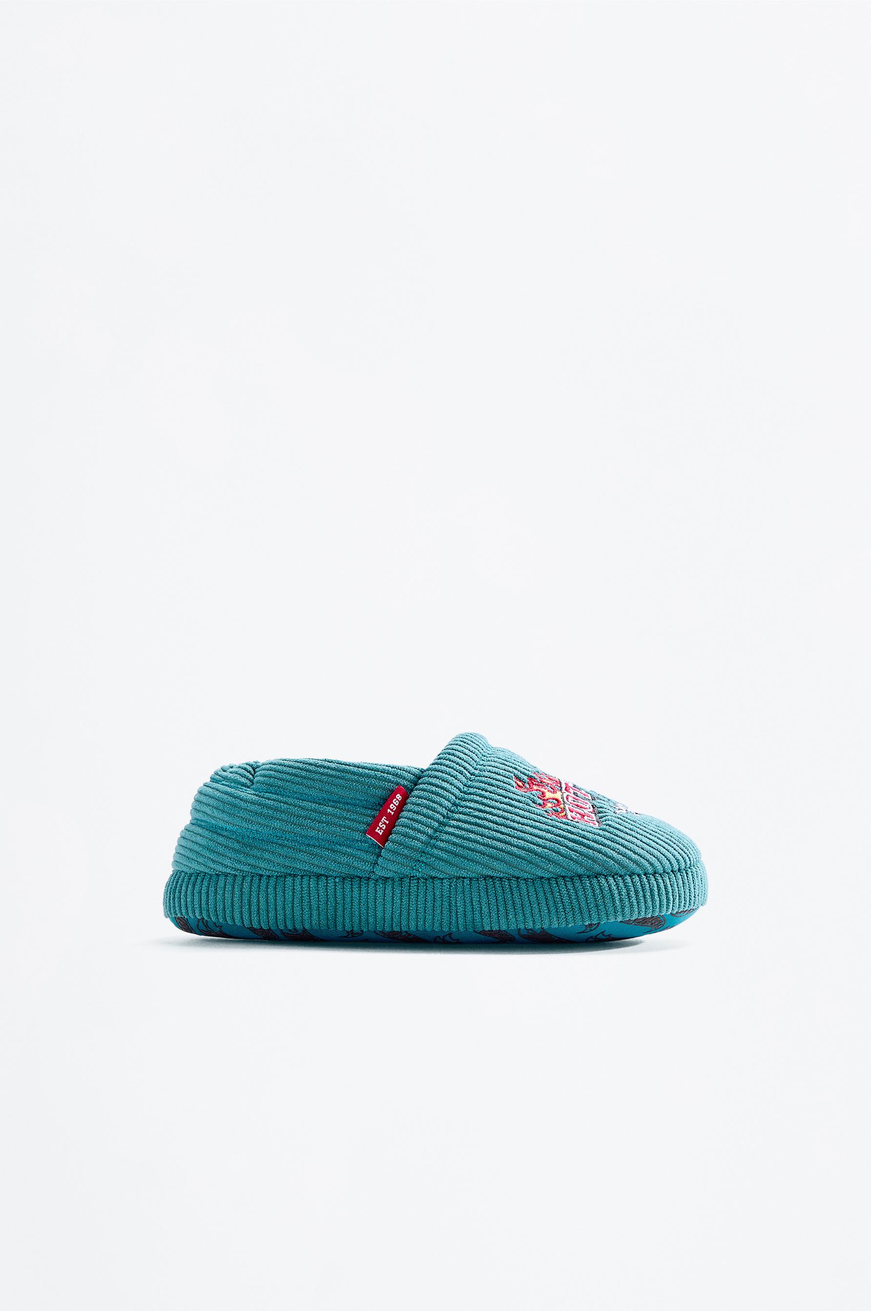 Zapatillas de casa cerradaHot Wheels ®Mattel