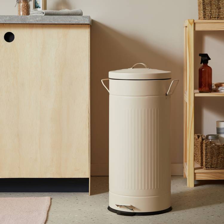 Habitat 30 Litre Vintage Style Kitchen Pedal Bin - Cream