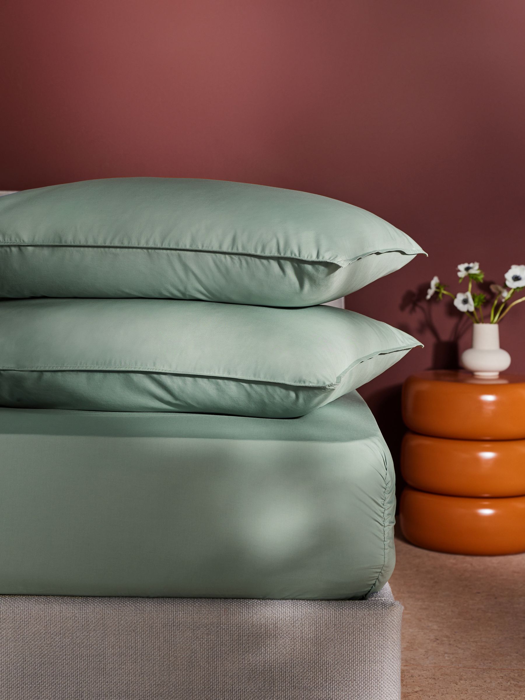Set of 2 Cosy Washed Cotton Pillowcases in Sage Green