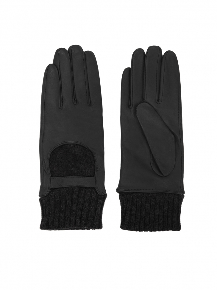 Ladies’ black gloves