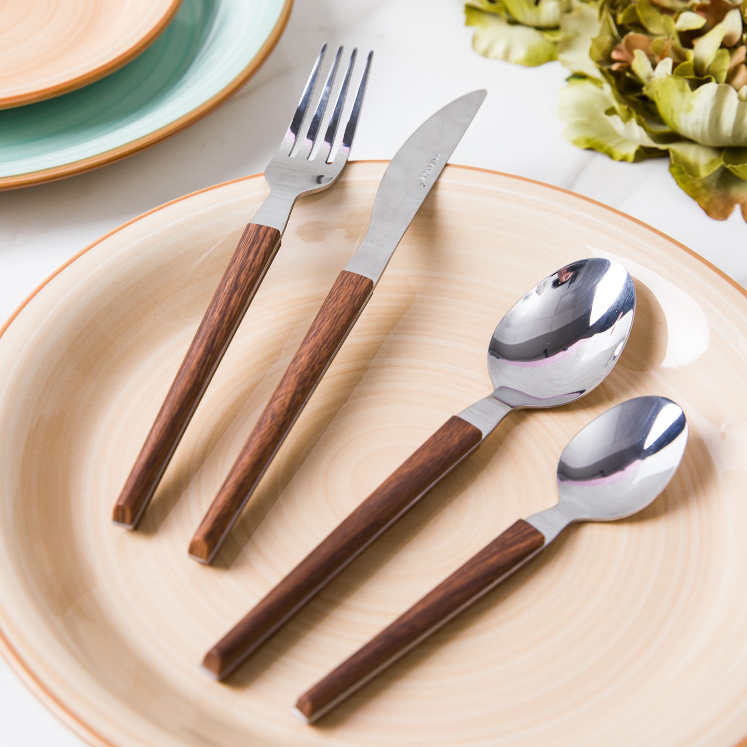 Set 24 posate in acciaio manico legno Diletta