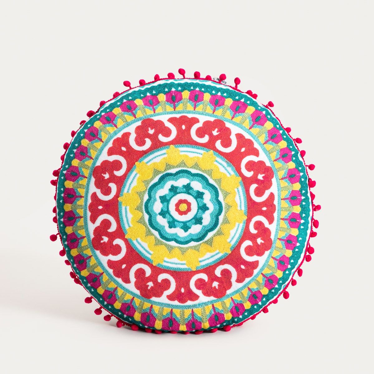 Poduszka CONSUELA z kolorowym kwiatowym wzorem i pomponami 45cm