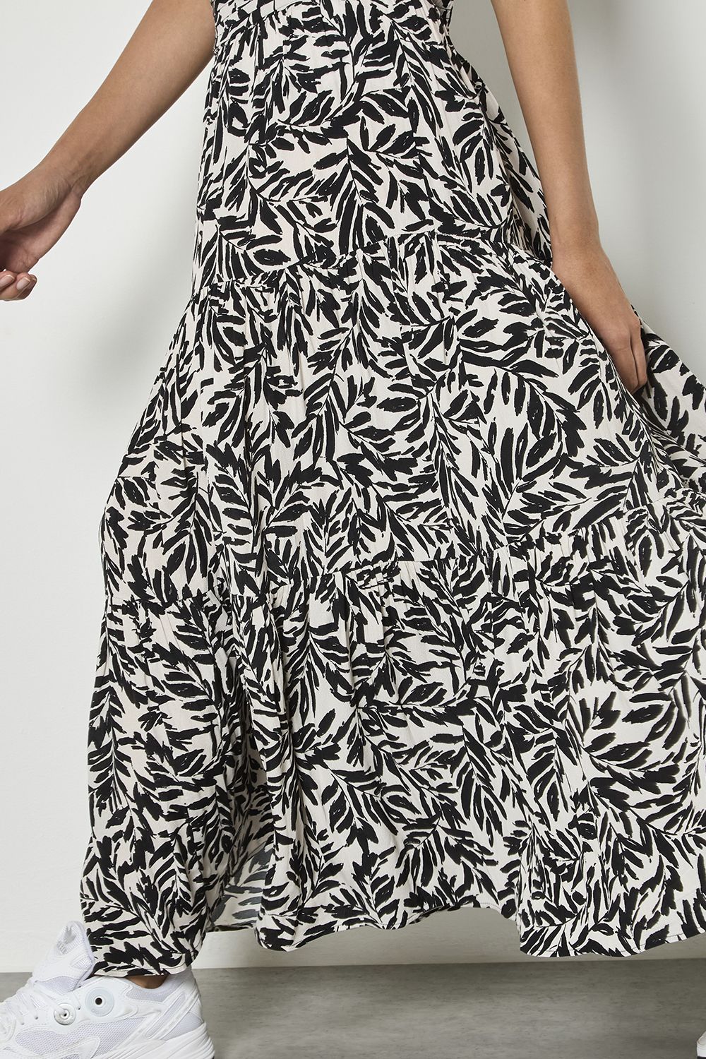 Apricot Leaf Print Tiered Midi Skirt