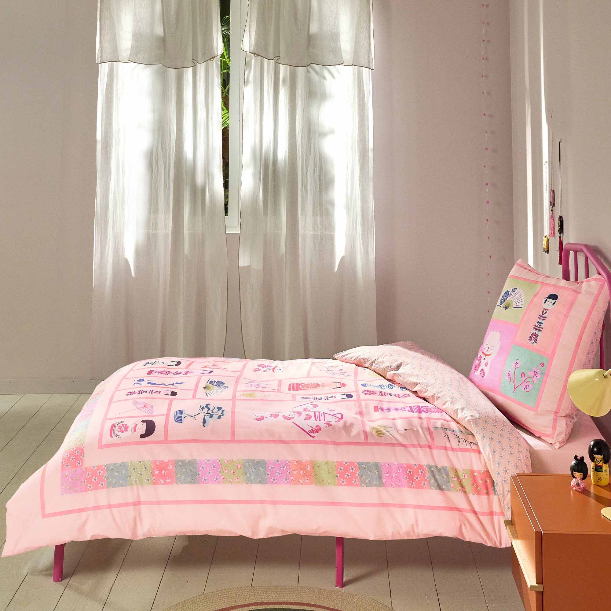 Linge de lit enfantPoupée kokeshi