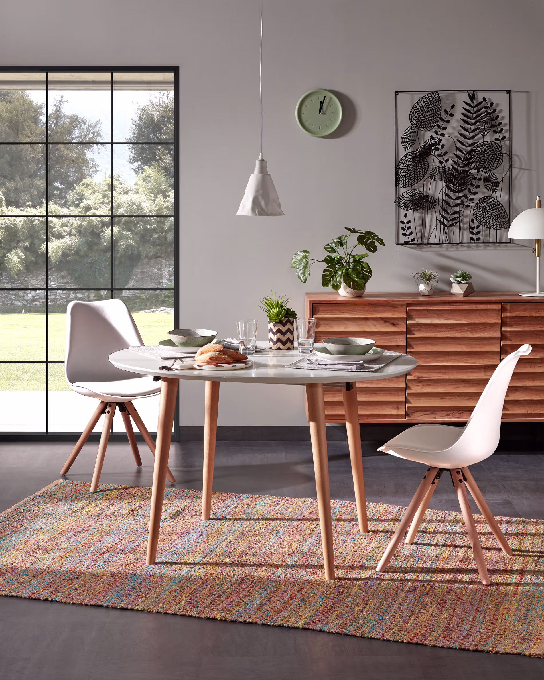 Silla Ralf blanco y patas de madera maciza de haya