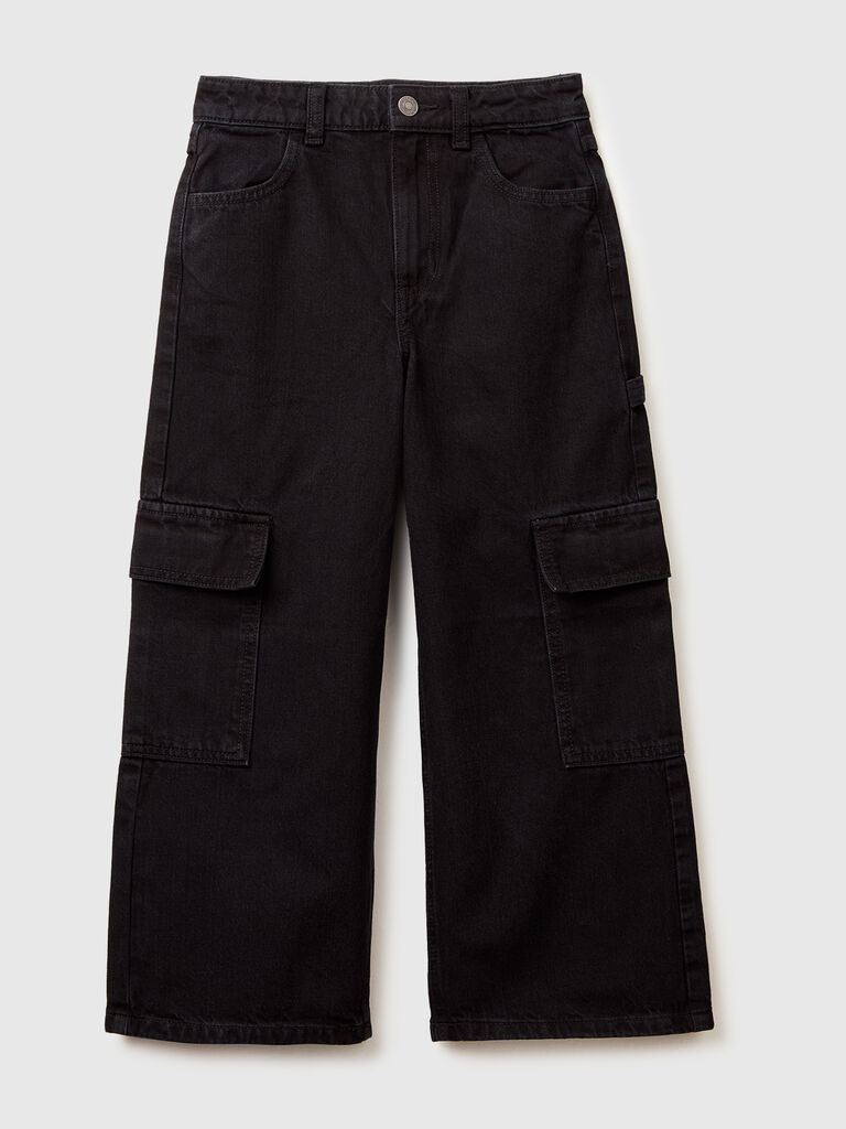 Loose fit cargo jeans