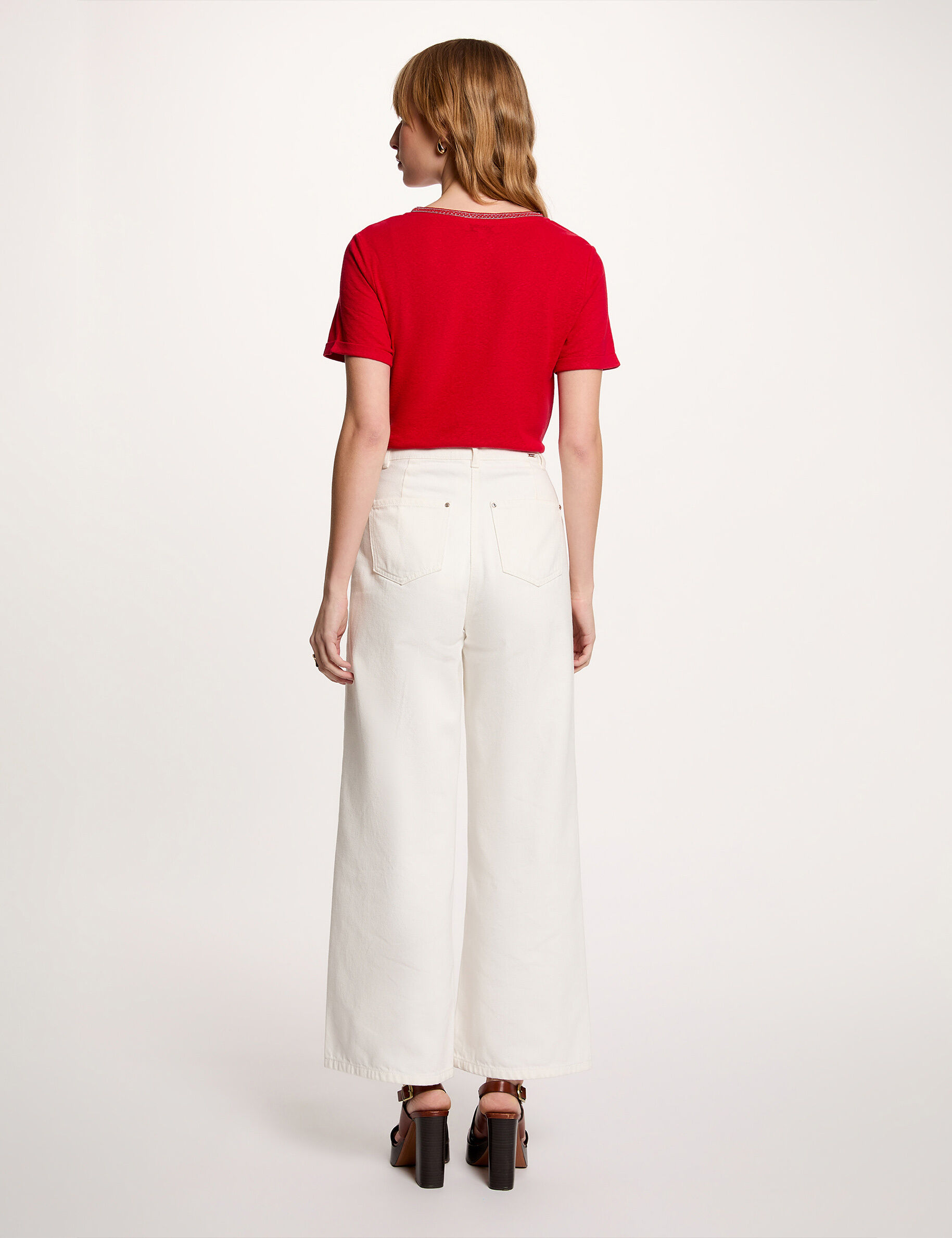 Pearl-Embellished V-Neck T-Shirt Red Women