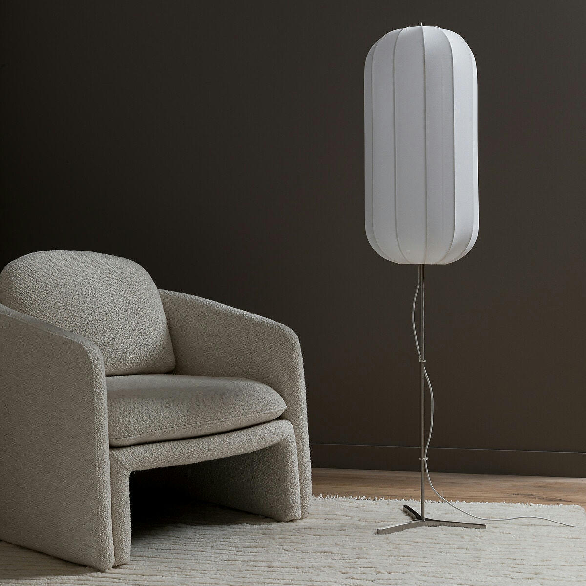 Lampadaire, lampion en maille, Satchi