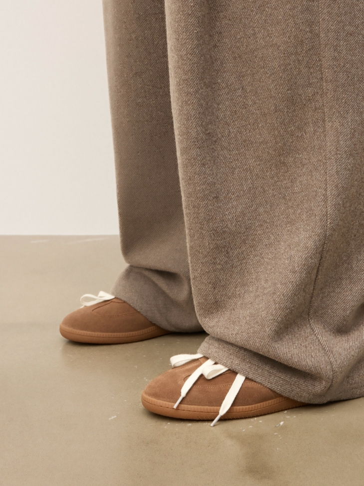 Men's suede sneakers in a shade of chocolate brown