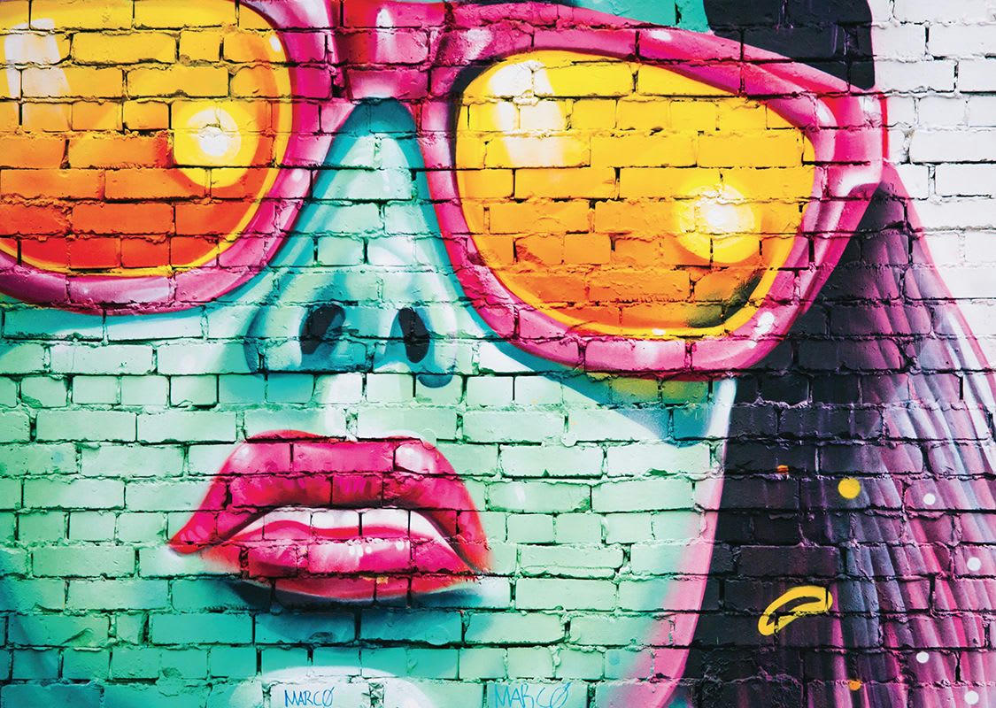 STREET ART - Tableau métal woman glasses 32x45